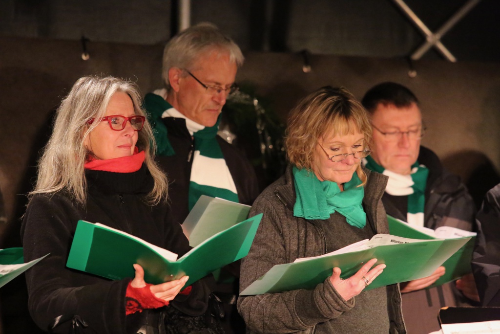 HinGehört Bad Nauheim Christkindlmarkt Bühne Sprudelhof